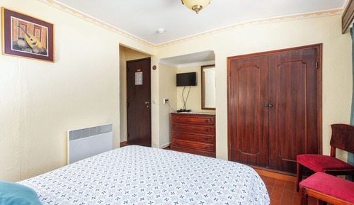 Habitación Confort con 1 cama doble o 2 individuales, 1 habitación, baño privado, vistas al mar