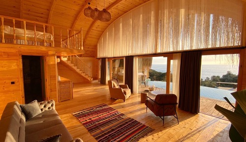 LAVANTA ( Private Pool and Jacuzzi )