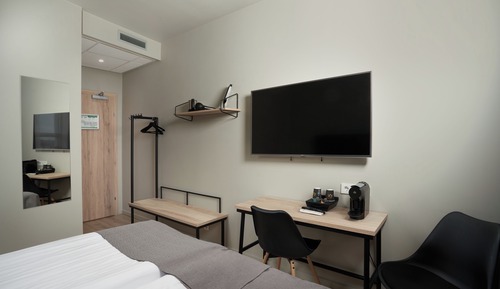 Habitación estándar con 1 cama doble o 2 individuales, planta baja
