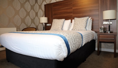 Habitación doble superior, 1 cama de matrimonio grande, vistas a la montaña