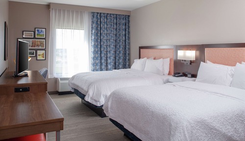 Habitación, 2 camas de matrimonio, frigorífico y microondas