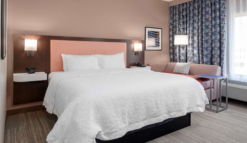 Habitación, 1 cama de matrimonio grande, frigorífico y microondas