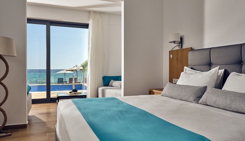 Seaside Honeymoon suite with Private Pool - Euphoria