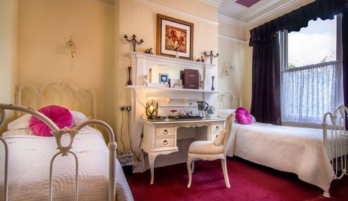 Habitación tradicional con 2 camas individuales, baño privado (The Garden Room)