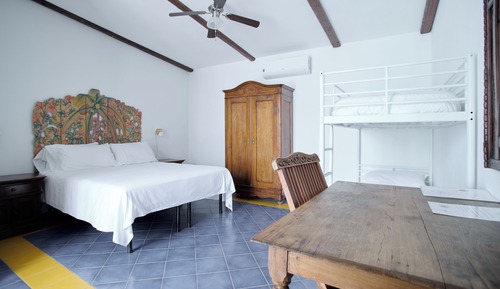 Habitación cuádruple, accesible para personas con discapacidad, sin ventanas (Garda)
