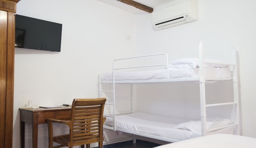 Habitación cuádruple, sin ventanas (Oceano)