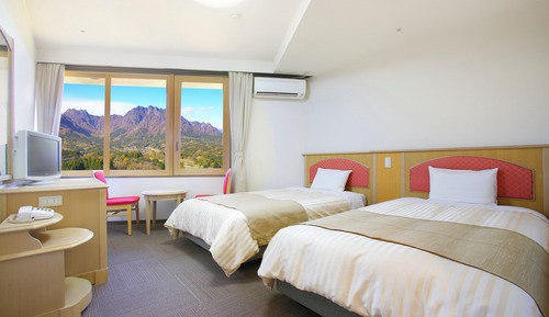 Habitación estándar con 2 camas individuales, vistas a la montaña