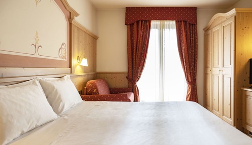 Habitación superior con 1 cama doble o 2 individuales