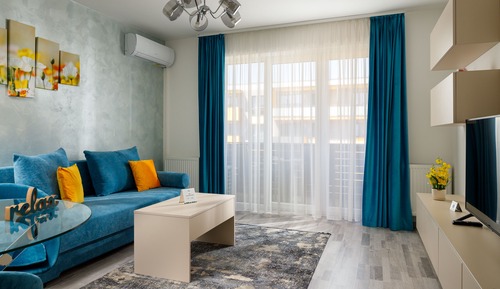 Deluxe Suite with Balcony (Breezy)