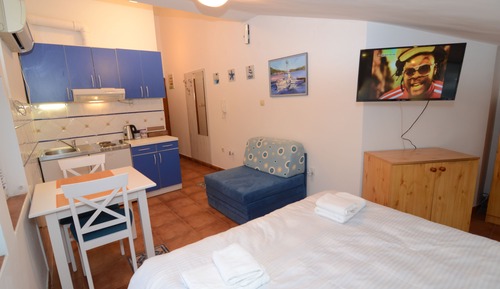 Estudio clásico, 1 cama de matrimonio