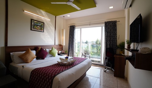 Habitación Deluxe, 1 cama de matrimonio grande, vistas a la colina