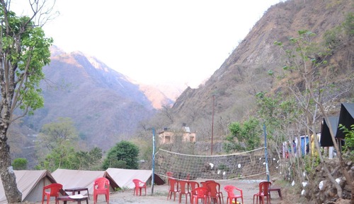 Tienda básica, vistas al río, frente a la playa
