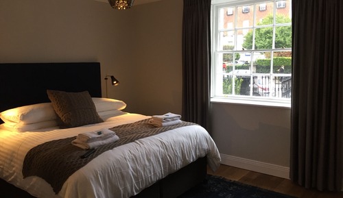 Habitación de lujo con 1 cama doble o 2 individuales, baño privado