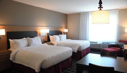 Estudio, 2 camas de matrimonio, vistas a la ciudad