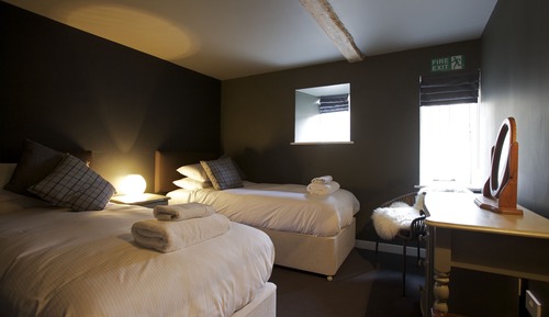 Habitación clásica con 2 camas individuales