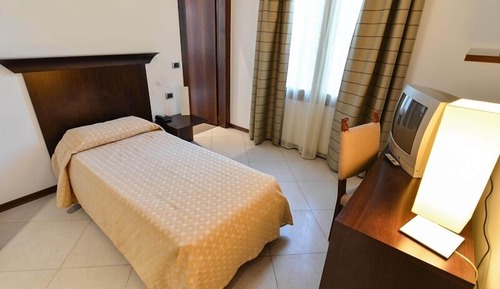 Habitación clásica con 2 camas individuales