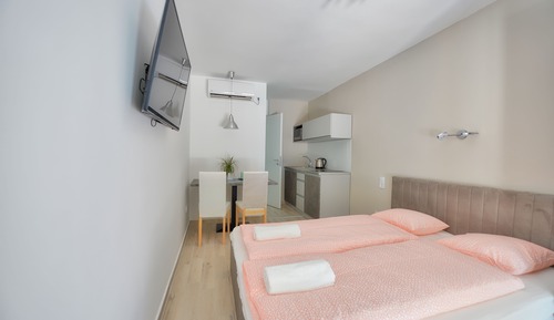 Estudio, 1 cama de matrimonio, balcón