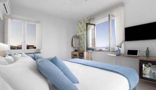 Habitación superior, vistas al jardín