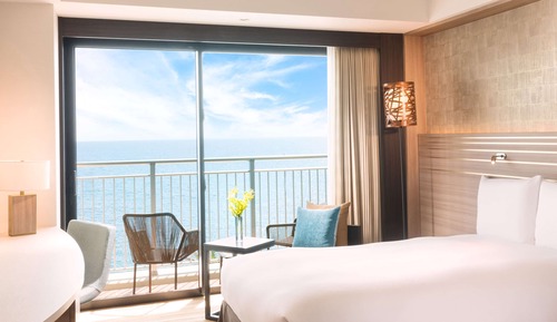 Habitación con 2 camas individuales, balcón, vistas al mar