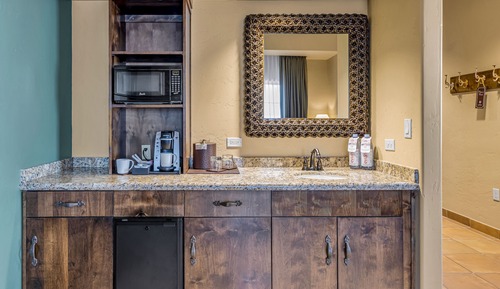 Habitación, 1 cama de matrimonio grande, patio