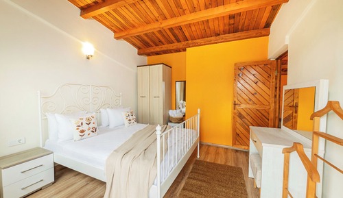 Kiraz Bahce, Kyzikos Suit 1+1