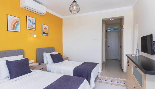 Kiraz Otel, Ikiz Yatakli Oda (DenizManzarali)