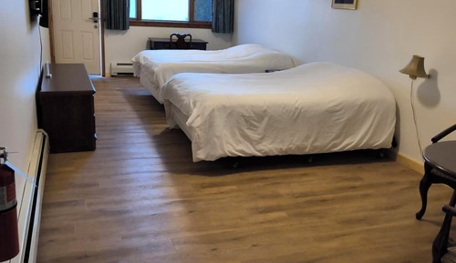 Habitación básica, 2 camas de matrimonio, cocina