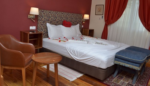Habitación Deluxe doble, 1 cama de matrimonio grande, acceso a la piscina, vistas parciales al mar