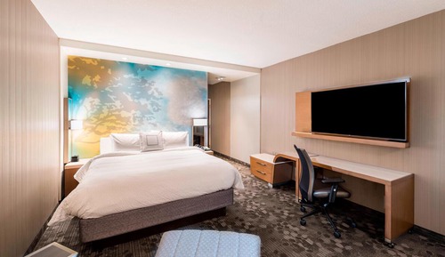 Habitación, 1 cama de matrimonio grande con sofá cama (Mobility Accessible, Roll-in Shower)