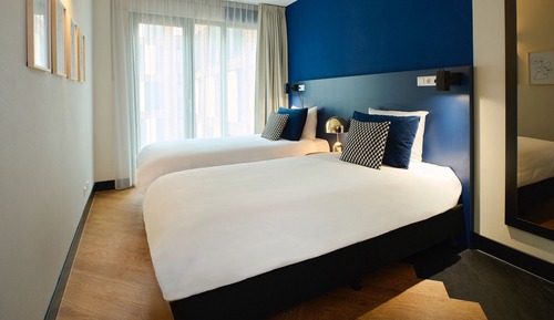 2-Bedroom Apartment with Bath