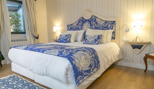 Habitación superior con 1 cama doble o 2 individuales