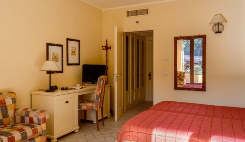 Habitación doble, vistas al parque