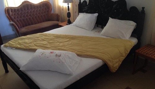 Habitación estándar con 1 cama doble o 2 individuales