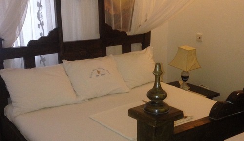 Habitación estándar con 1 cama doble o 2 individuales