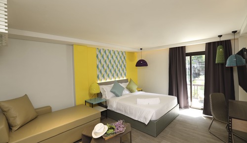 Premier Balcony with Bathtub