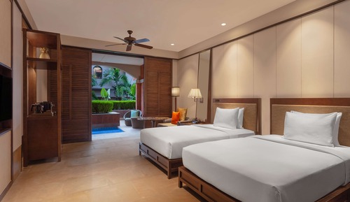 Luxury Room, 2 Queen Beds (Outdoor Jetted Tub)