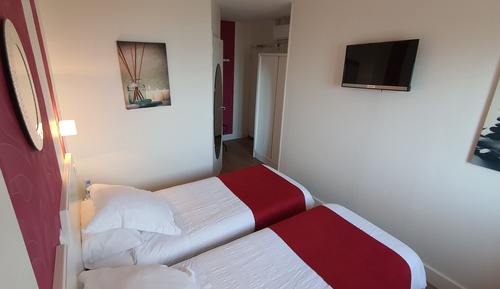 Habitación con 2 camas individuales