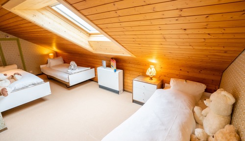 Habitación familiar, 2 habitaciones, cocina básica, vistas a la montaña