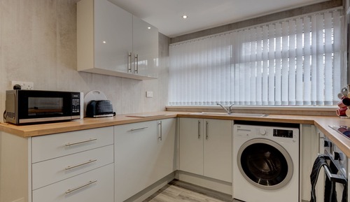 Casa City, 3 habitaciones, no fumadores, vistas a la ciudad (Lilac Cottage)