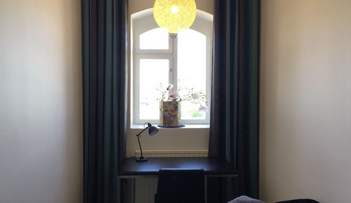 Basic Single Room, Shared Bathroom, Lake View