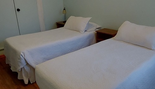 Habitación con 1 cama doble o 2 individuales, 1 habitación, baño compartido