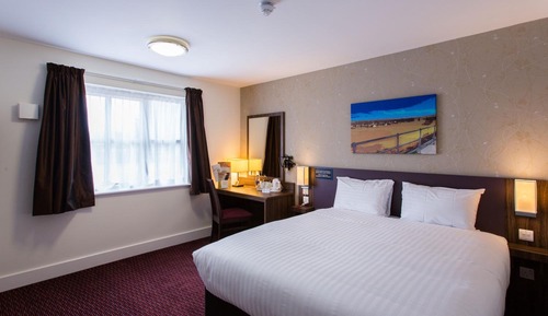 Habitación con 1 cama doble o 2 individuales, accesible para personas con discapacidad