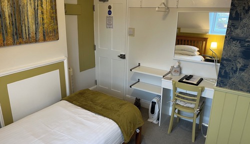 Habitación individual (Room 5)