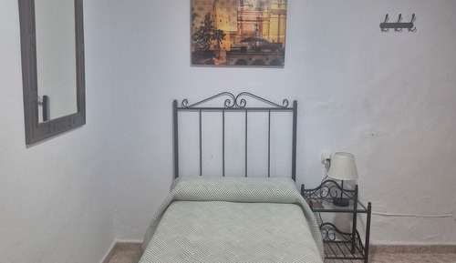 Habitación con 1 cama doble o 2 individuales, baño privado