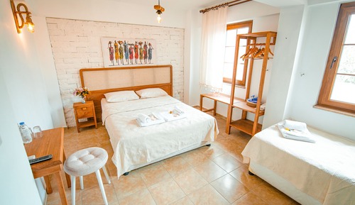 Habitación triple estándar, vistas a la ciudad