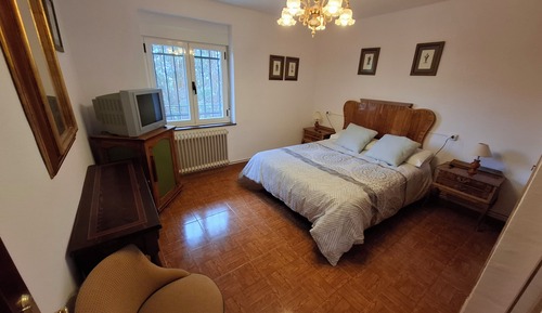 Apartamento estándar, 2 habitaciones, terraza, junto a la montaña (La Vista de Gredos 1)