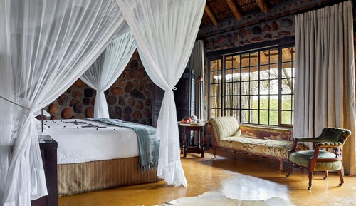 Luxury Private Bungalow with 2 Game Drives