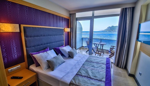 Family Room, Sea View