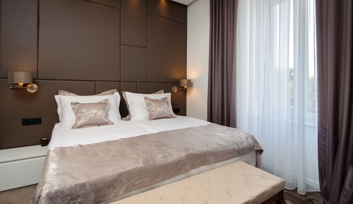 Luxury Double or Twin Room, Private Bathroom, City View 3