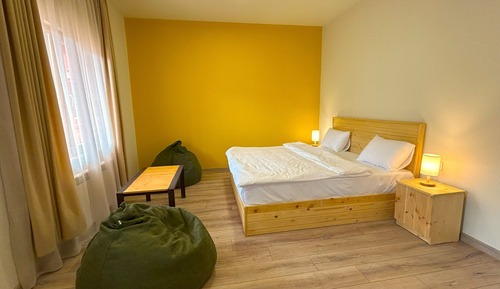 Habitación Confort doble, 1 cama de matrimonio grande, balcón, vistas al río